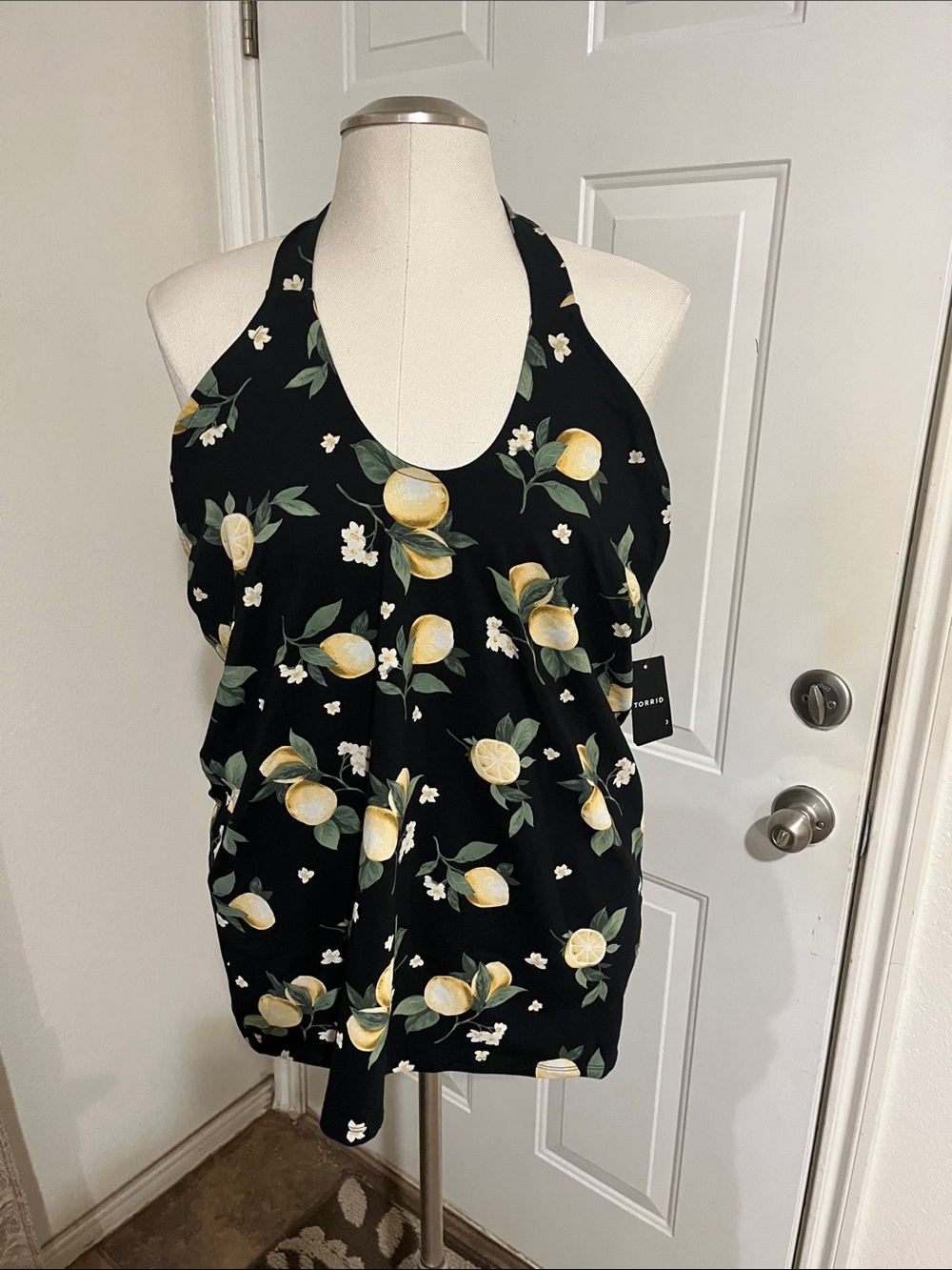 Retro chic foxy twist neck halter top with lemons
